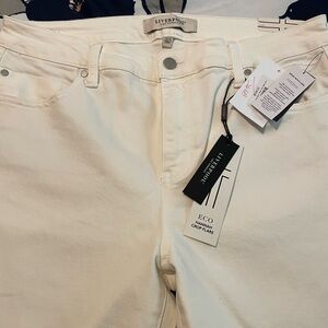 White Liverpool fringe Hannah Crop Flair jeans size 12/31. NWT